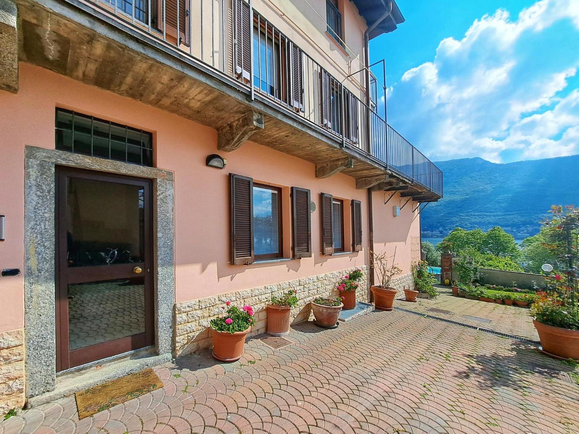 Le Rose Sul Lago Pescate Exterior foto