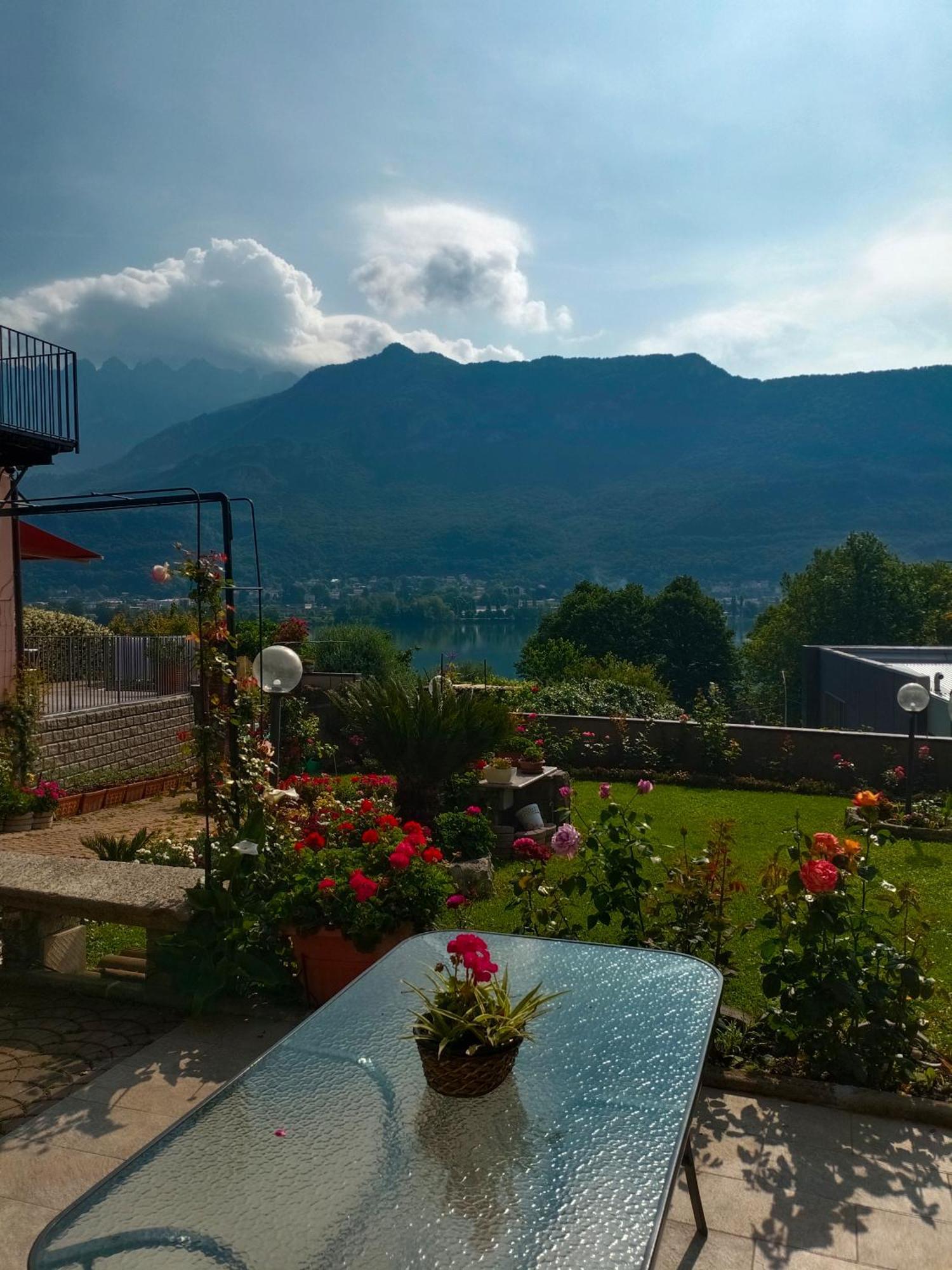 Le Rose Sul Lago Pescate Exterior foto